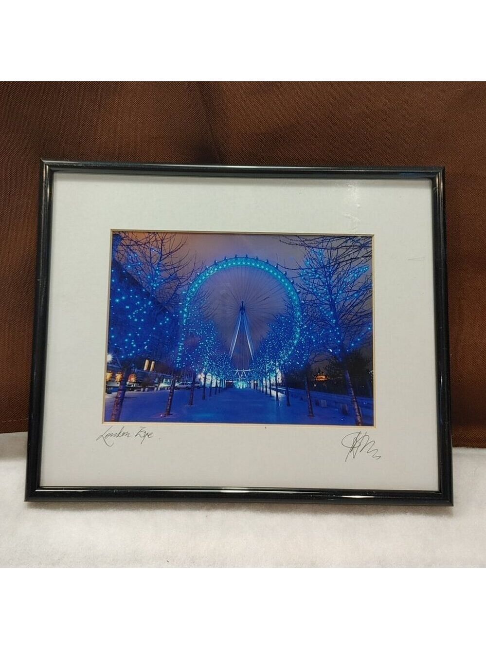 “London Eye LE9” Limited Edition Photograph – Signed by Hugh Sun